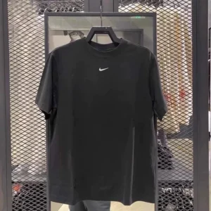 Nike Essential Regular Fit Comfort T-Shirt