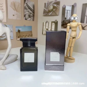 Tom Ford Oud Wood Refined Perfume Spray